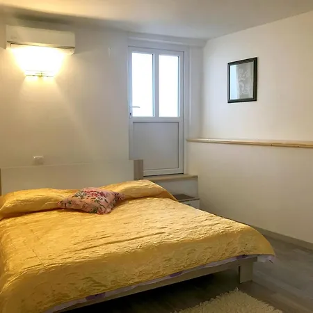 Cozy Just A Short Walk From The Apartment Zambratija (Istria)